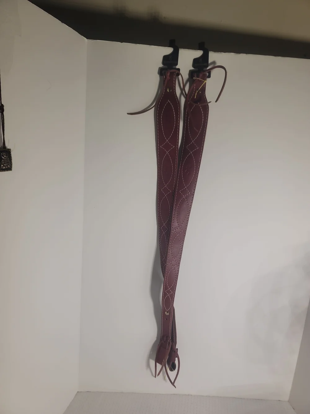 Browning Maroon Leather Rifle Sling with White Contrast Stitching